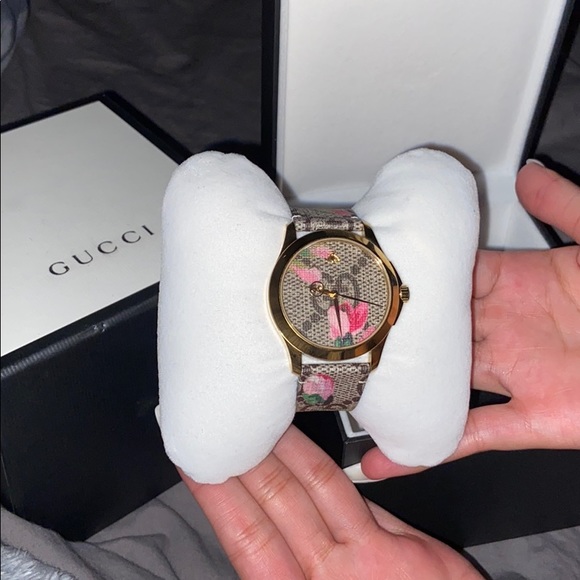 Never worn Gucci watch - Picture 1 of 4